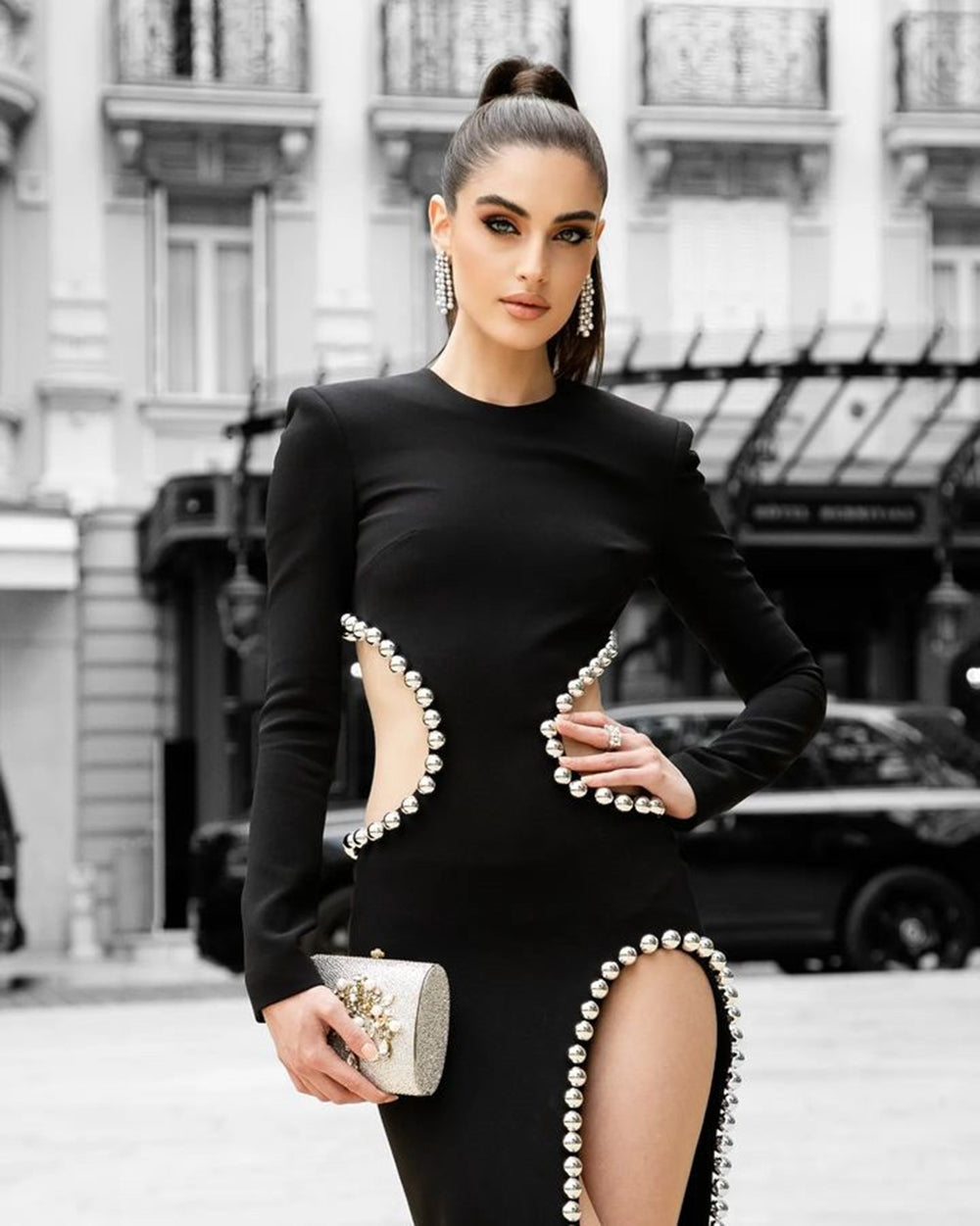 Robe à découpe