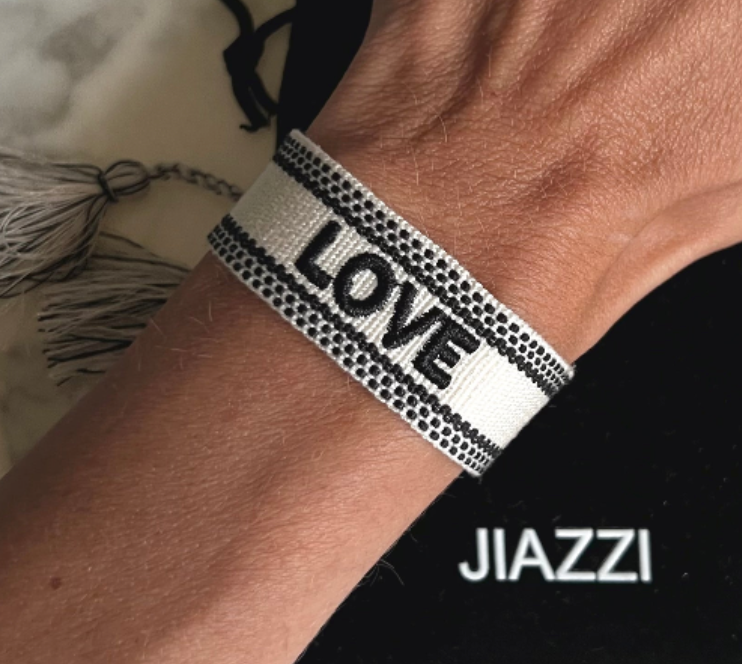 Bracelet love