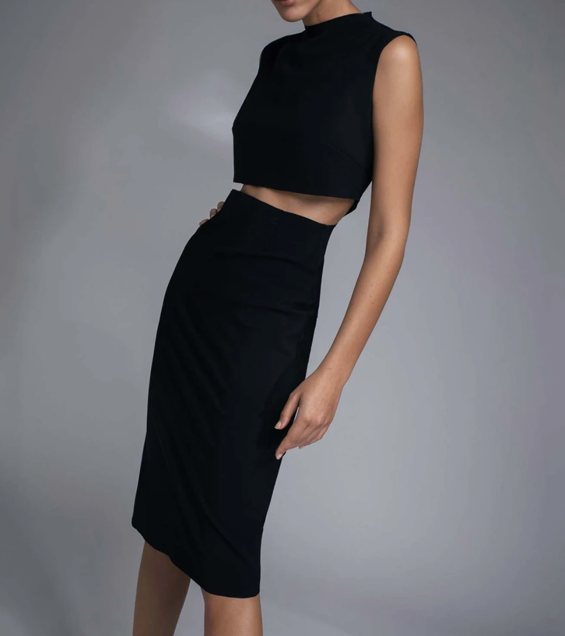 Robe avec coeur découpé au dos