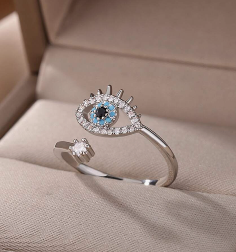 Bague Eyes never lies