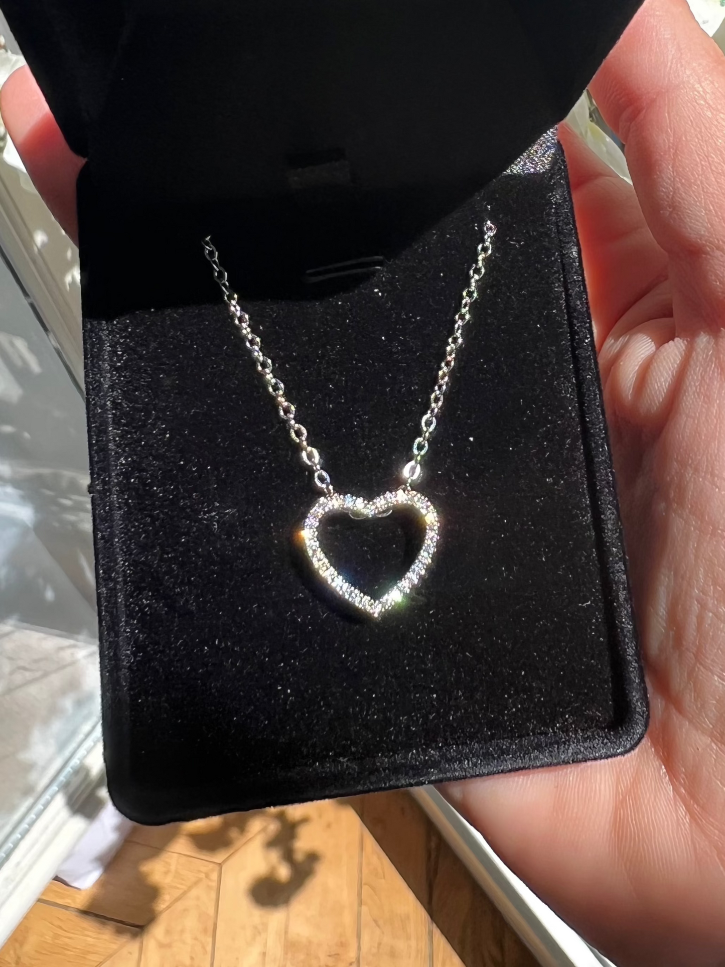 Collier heartbeat