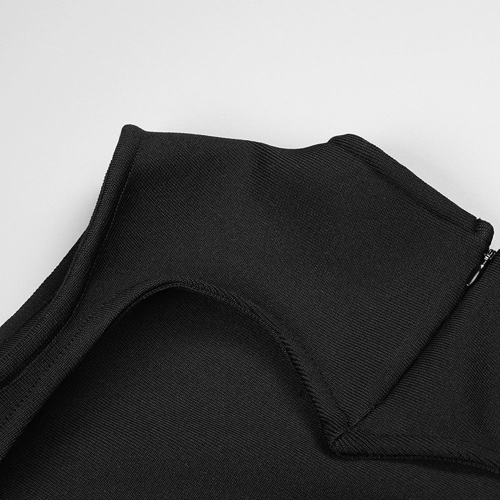 Robe avec coeur découpé au dos