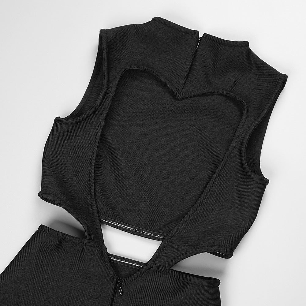 Robe avec coeur découpé au dos