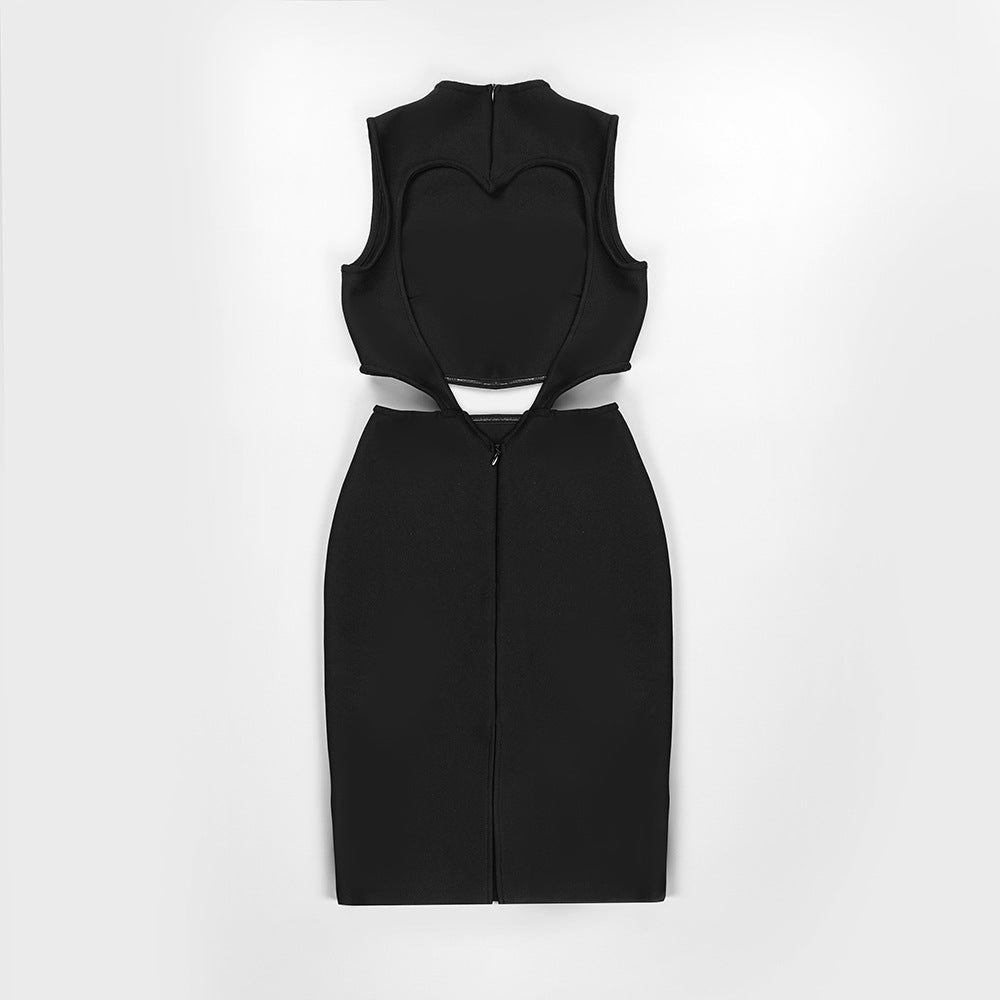 Robe avec coeur découpé au dos