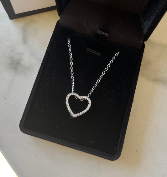 Collier heartbeat