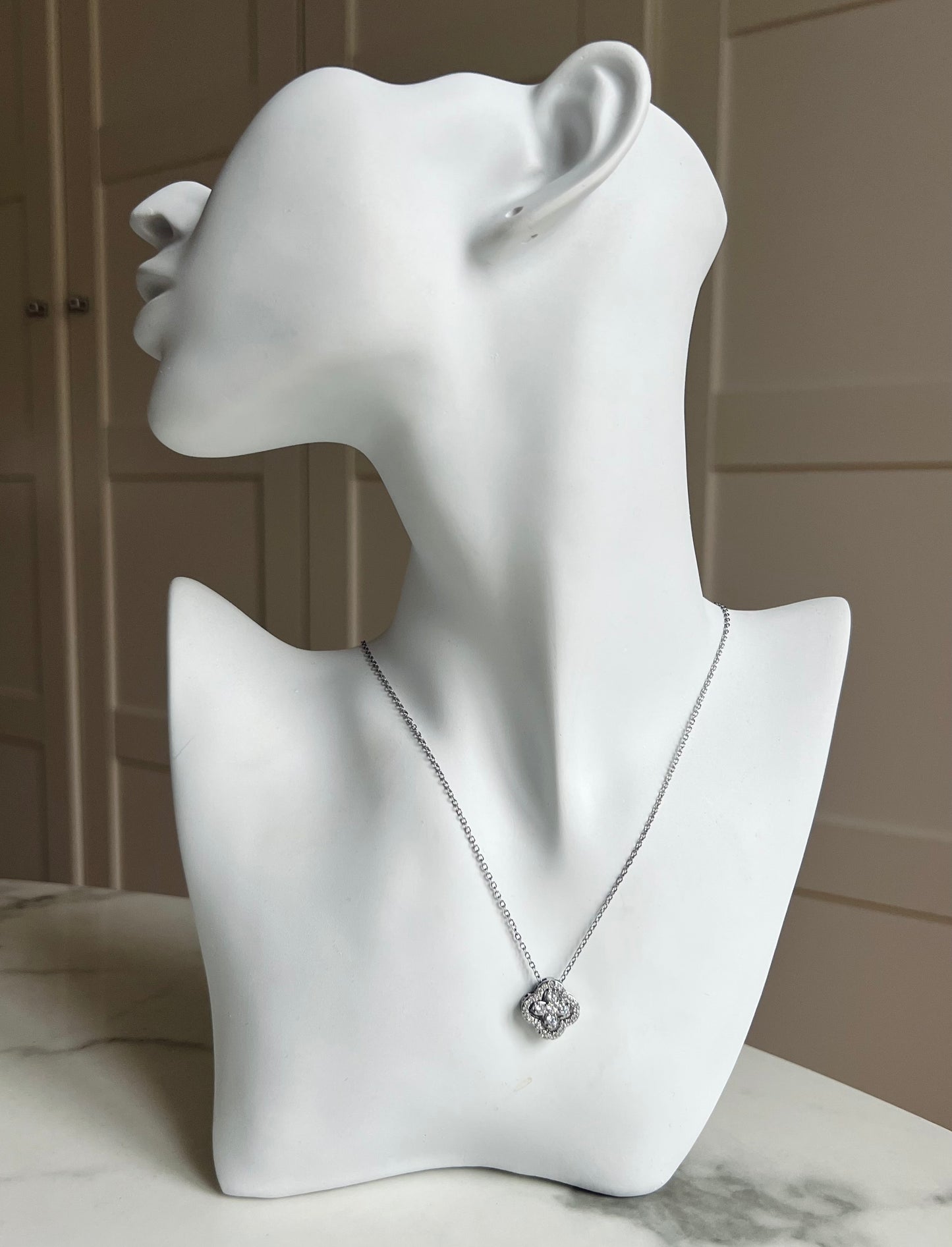 Collier trèfle Capri